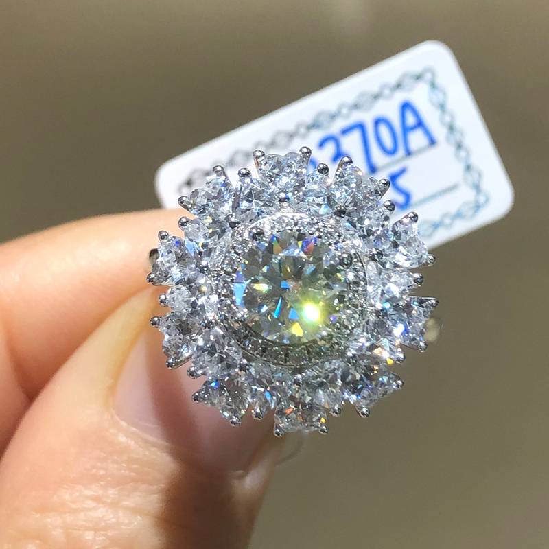 豪华满钻Women's RingS925银镀白金定制选款主石Moissanite1.0ct/副石高碳钻